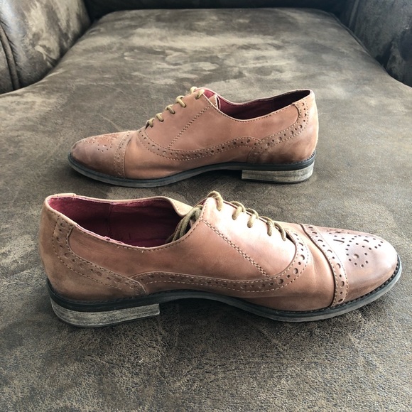 CITYGATE -6- Lovely Lace-up Oxfords with deep fuchsia lining - Picture 7 of 8